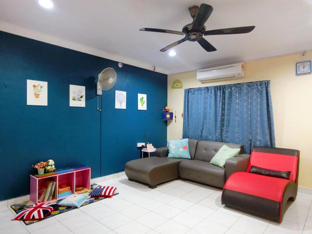 Little Family Homestay Malacca Bagian luar foto