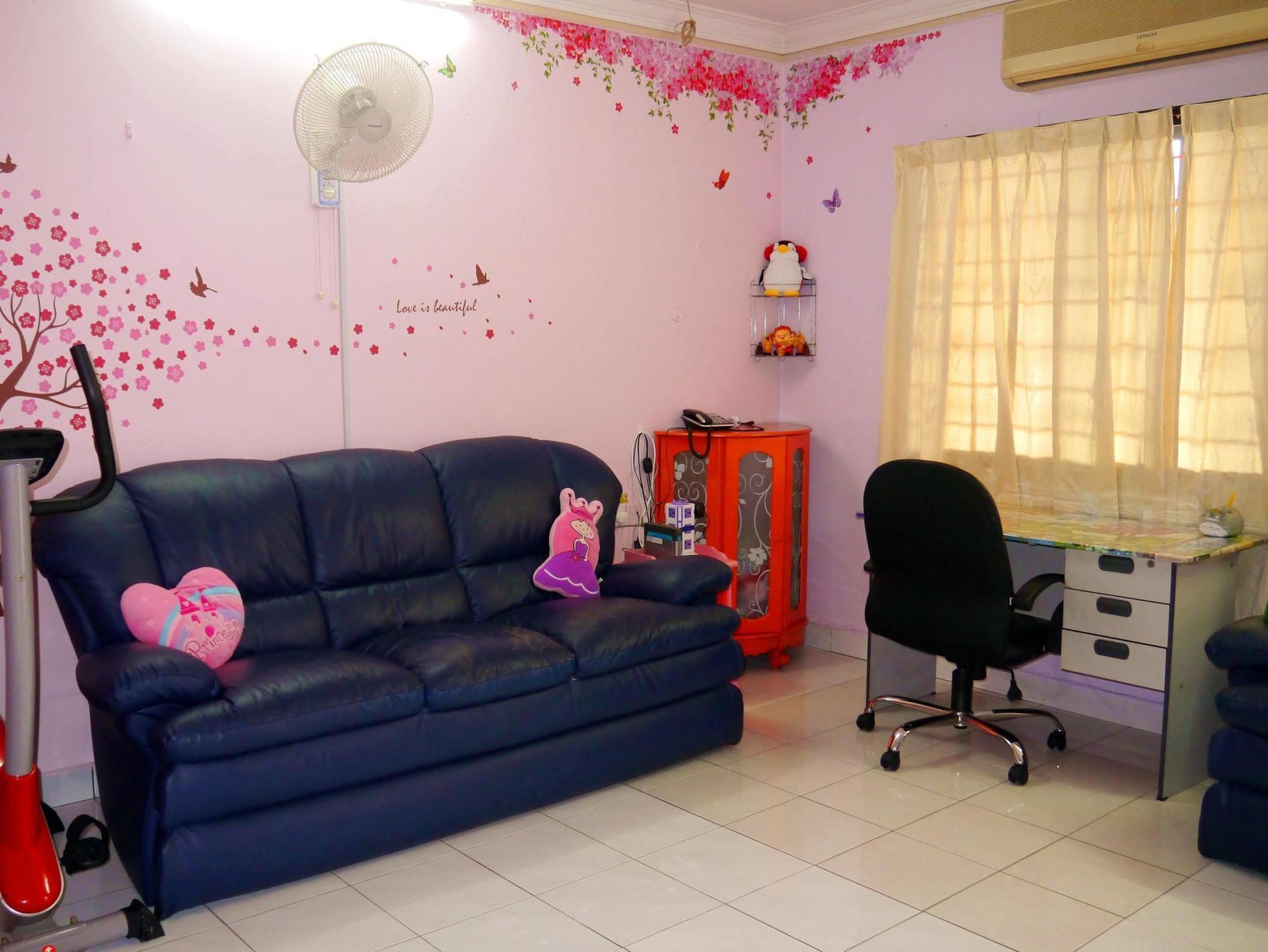 Little Family Homestay Malacca Bagian luar foto